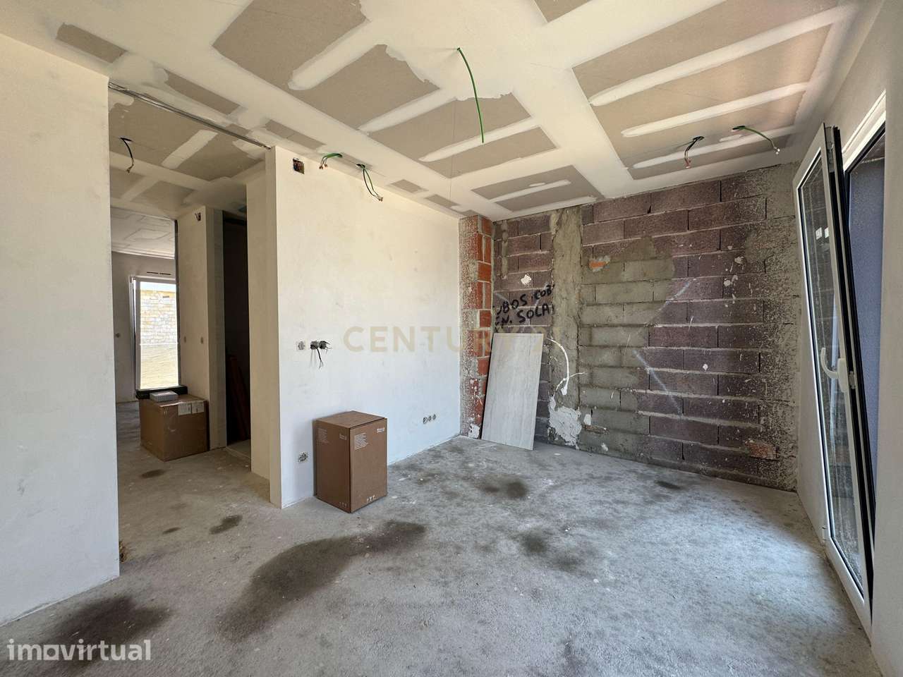 Moradia T4 contemporânea, geminada em Construção em Trajouce – São Dom - Grande imagem: 4/50