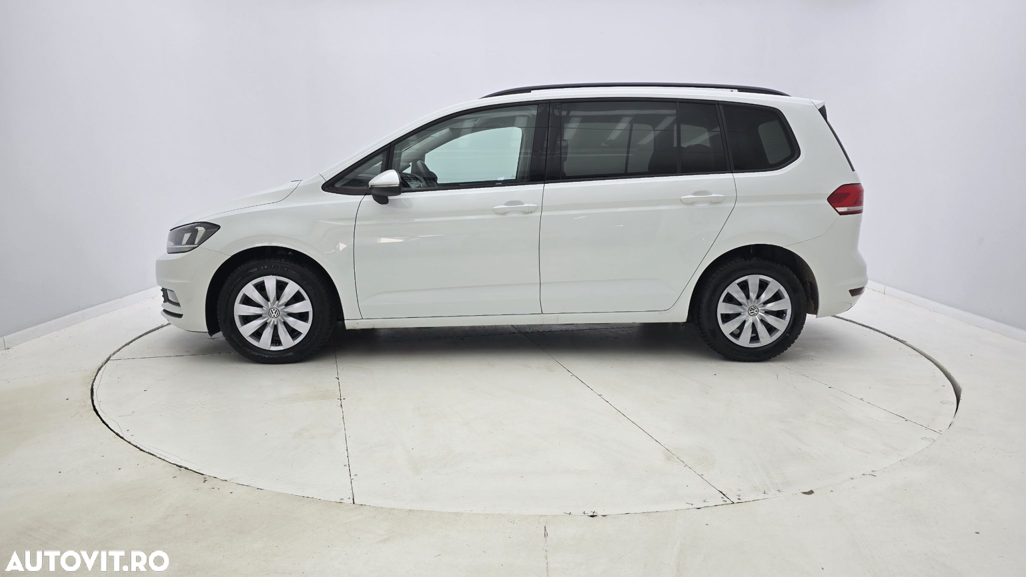 Volkswagen Touran 2.0 TDI Comfortline - 9