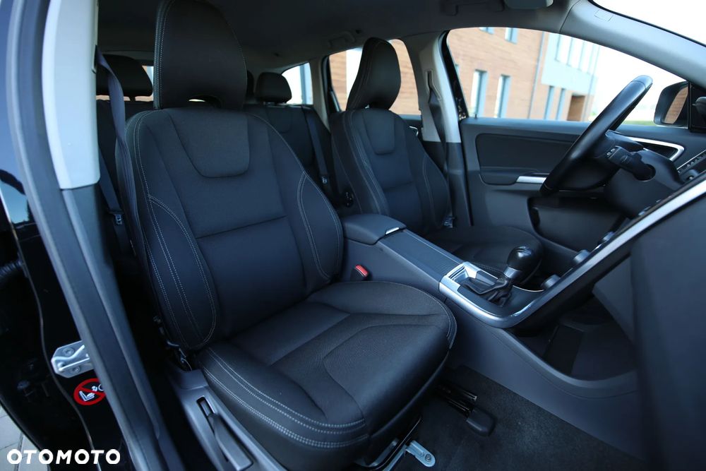 Volvo XC 60 D3 Kinetic - 24