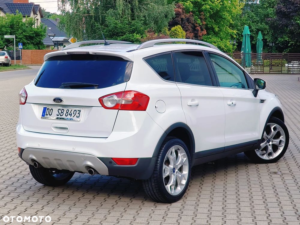 Ford Kuga 2.0 TDCi 2x4 Titanium - 24