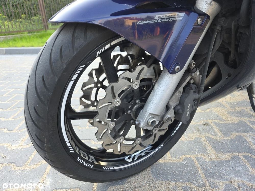 Honda VFR - 7
