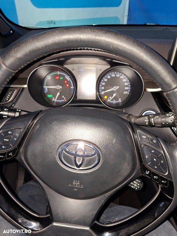 Toyota C-HR - 8