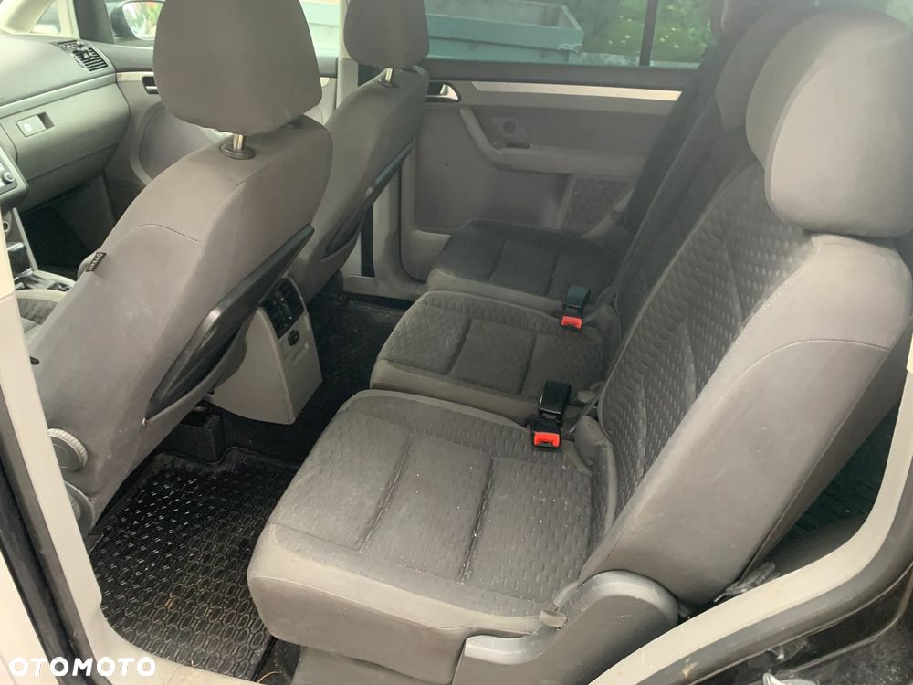 Volkswagen Touran 2.0 TDI DPF Trendline DSG - 8