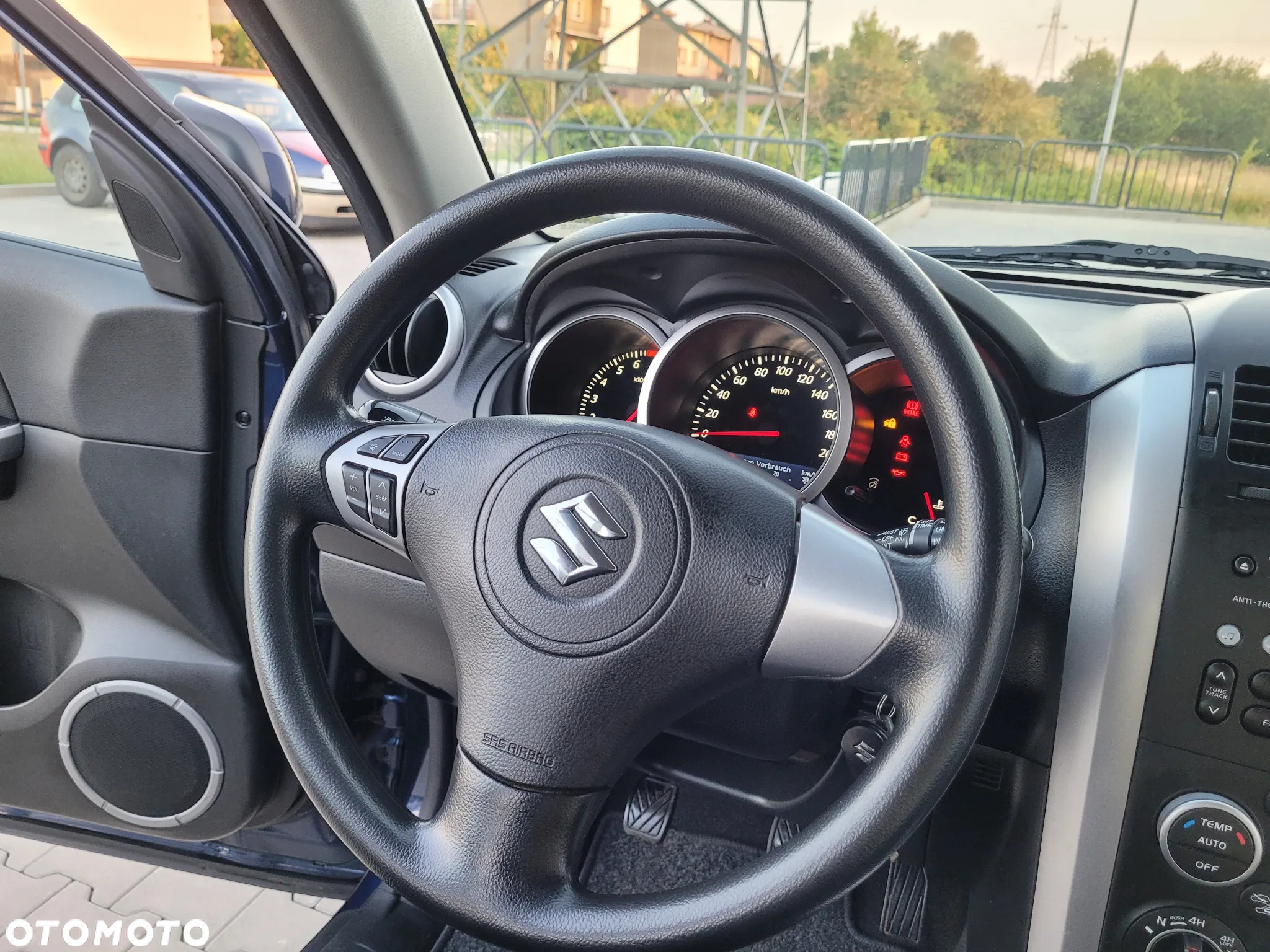 Suzuki Grand Vitara 2.0 Comfort Limited - 25