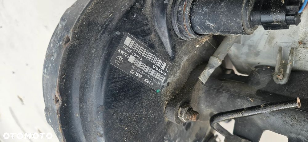 Pompa hamulcowa serwo Volvo V70 II 2,4 D5 automat P08619463 - 3