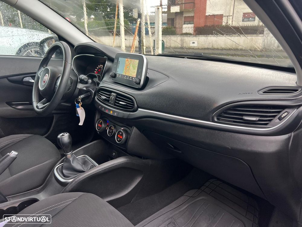 Fiat Tipo Station Wagon 1.3 M-Jet Lounge Tech - 16