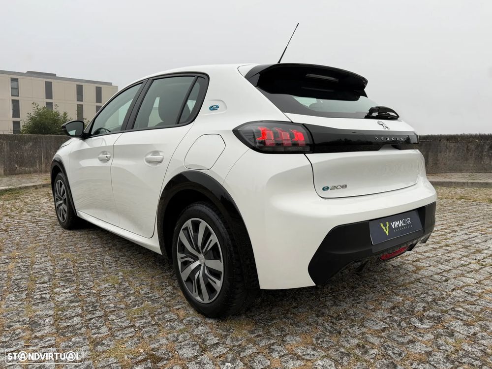 Peugeot e-208 50 kWh Active Pack — fotografia 6