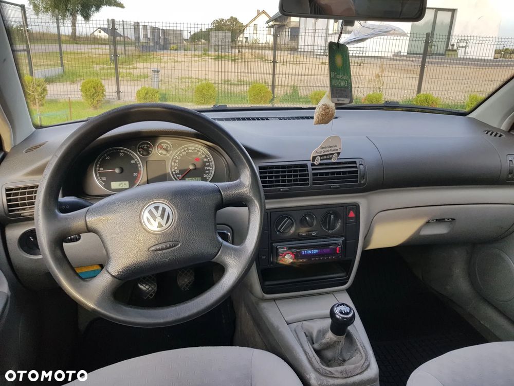 Volkswagen Passat - 16