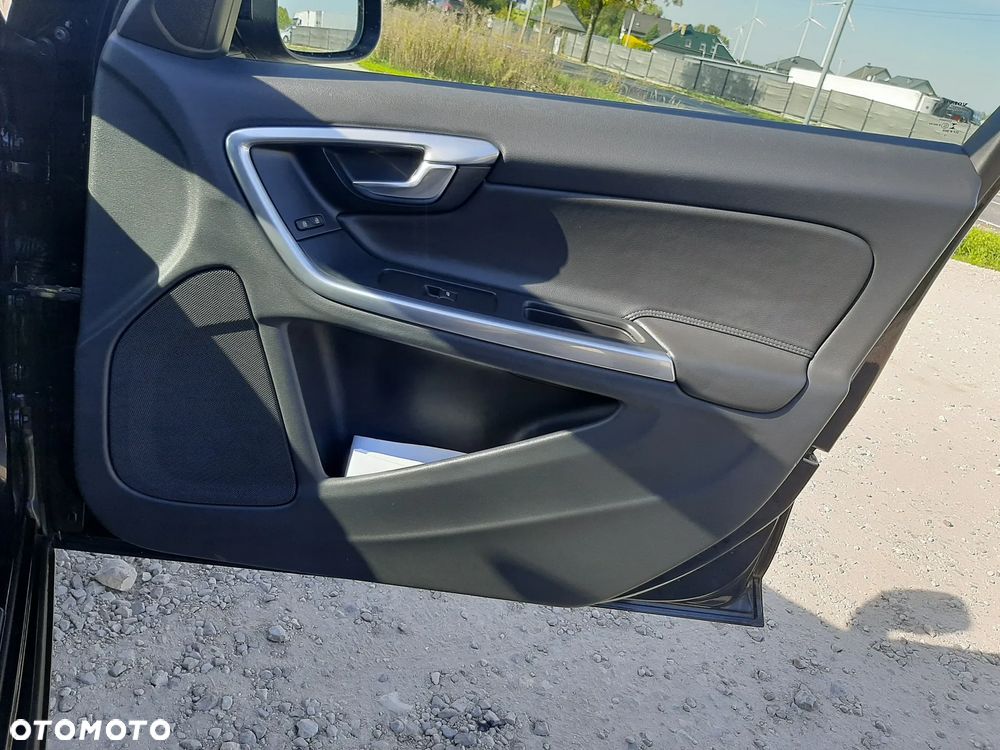 Volvo V60 D3 Momentum - 28