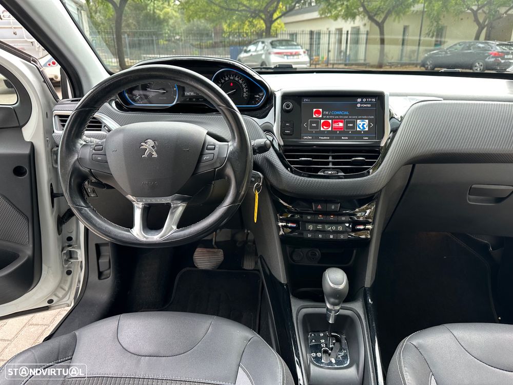 Peugeot 2008 1.2 PureTech Allure EAT6 - 18