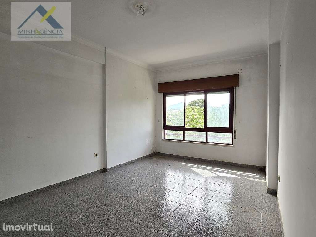 Apartamento T2 na Av. Bento Gonçalves em Setúbal - Grande imagem: 2/24