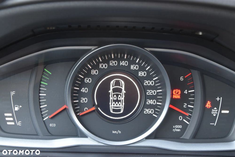 Volvo XC 60 D4 Momentum - 32