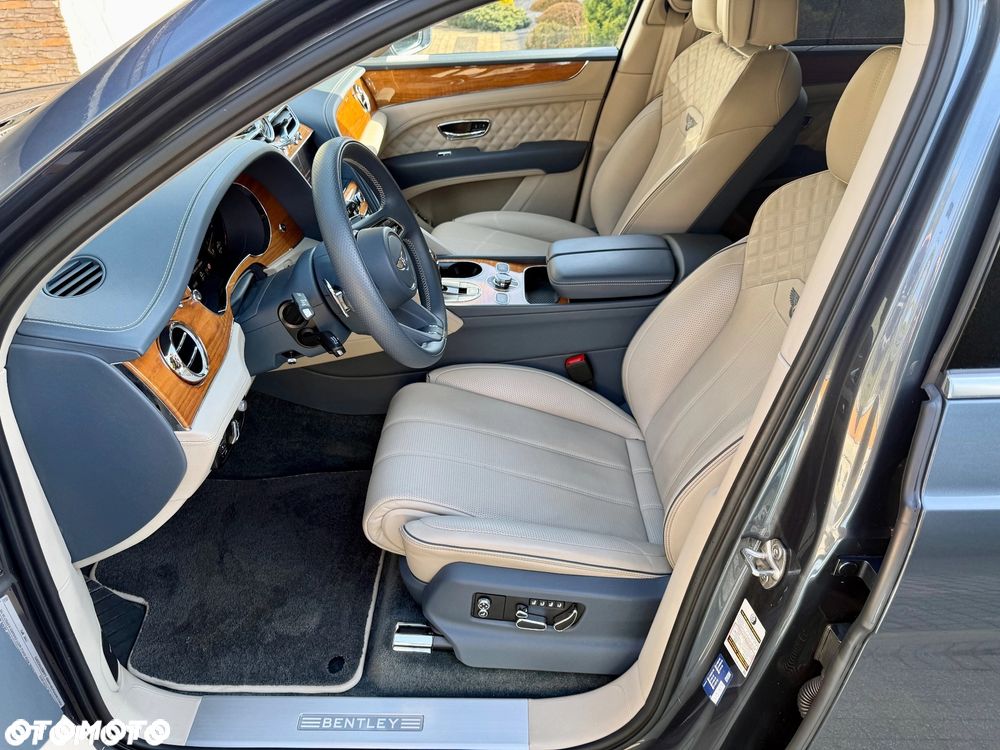 Bentley Bentayga - 11