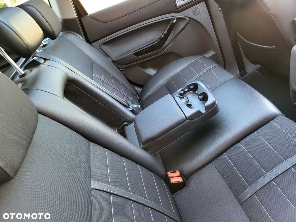 Ford Kuga - 31