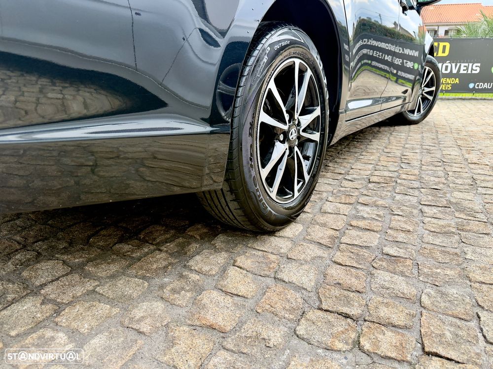 Toyota Avensis SW 2.0 D-4D Exclusive +Navi - 17