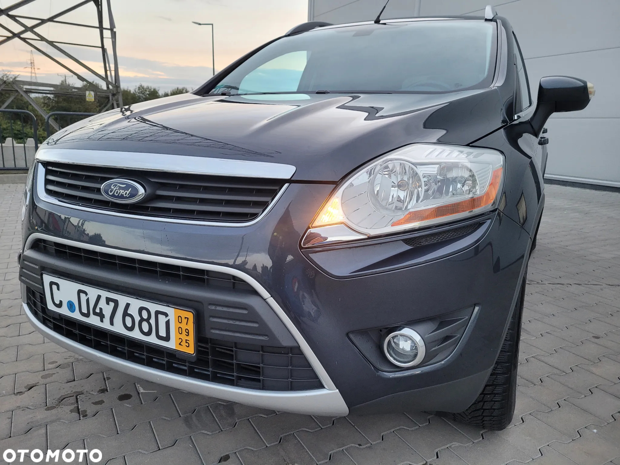 Ford Kuga 2.0 TDCi 2x4 Titanium - 2