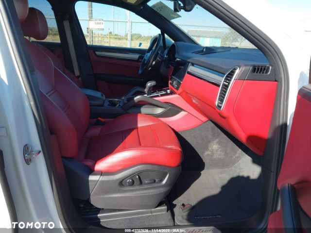 Porsche Cayenne - 16