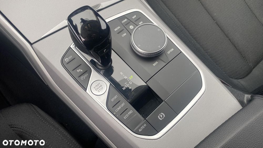 BMW Seria 3 318i Advantage - 19