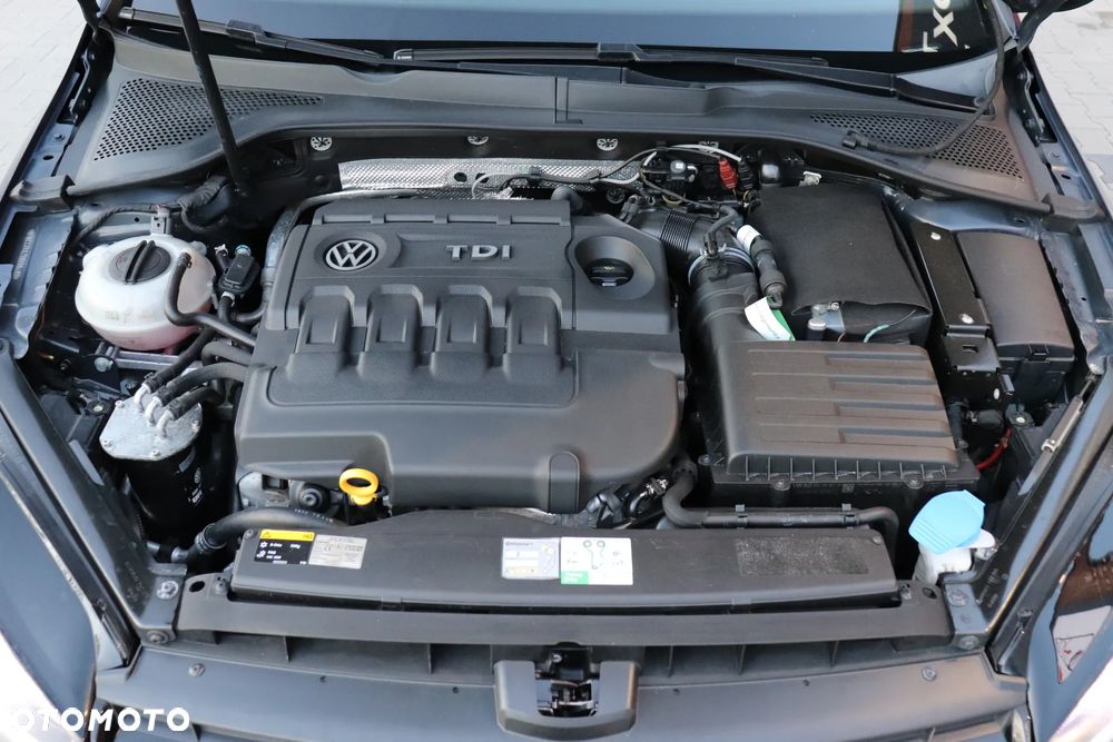 Volkswagen Golf 2.0 TDI (BlueMotion Technology) Highline - 33