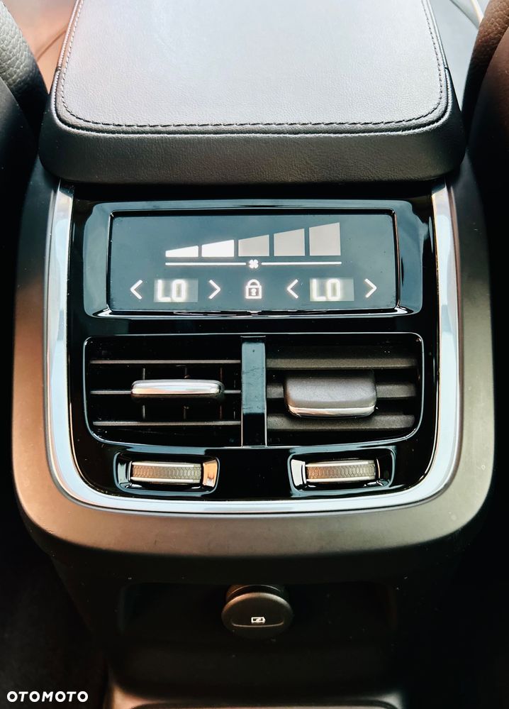 Volvo XC 90 T8 AWD Plug-In Hybrid Core Bright 7os - 12