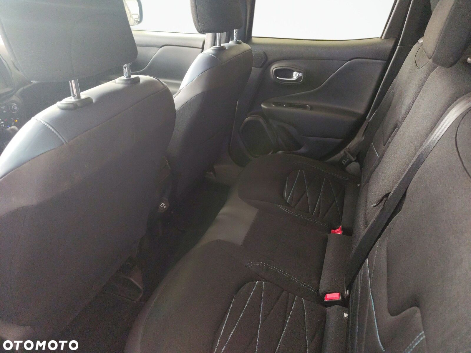 Jeep Renegade 1.5 T4 mHEV Upland FWD S&S DCT - 13
