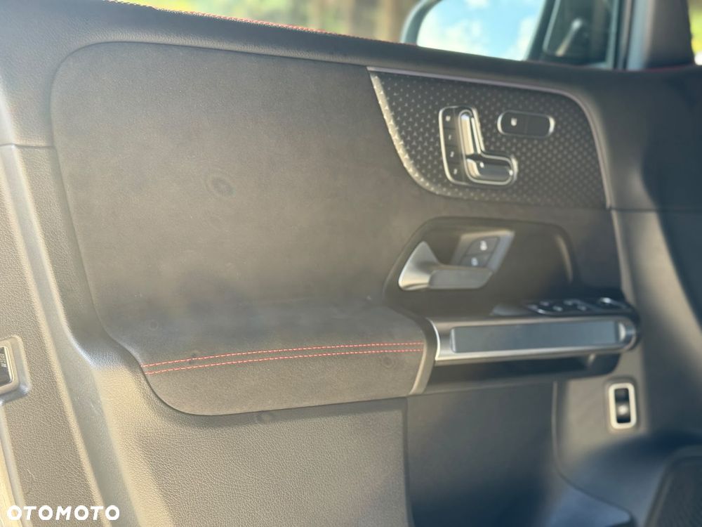 Mercedes-Benz GLB 200 d 4-Matic AMG Line 8G-DCT - 14