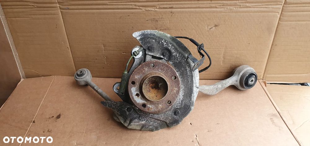 Zwrotnica piasta prawy przód przednia prawa BMW I E81 E87 3 E90 E91 6773210 - 1