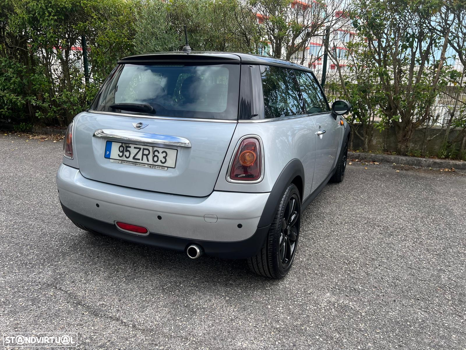 MINI 3 Portas Cooper D - 3