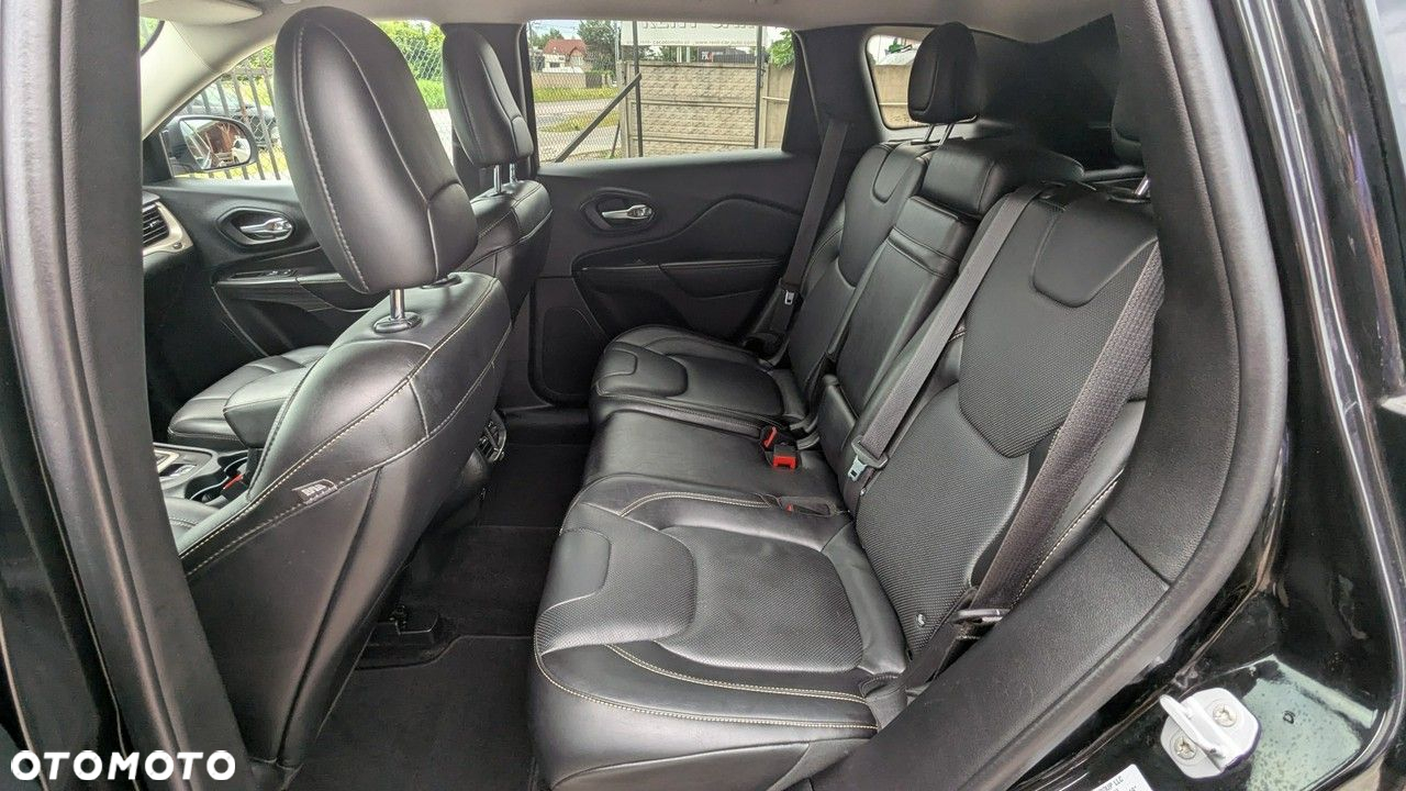 Jeep Cherokee - 15