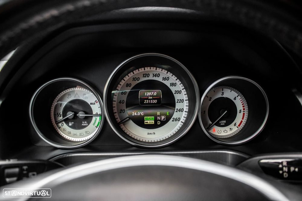 Mercedes-Benz E 300 Bluetec Hybrid Avantgarde - 19