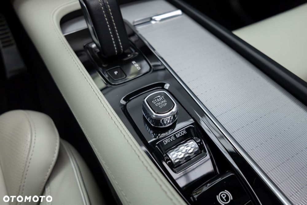 Volvo XC 90 B5 D AWD Geartronic RDesign - 27