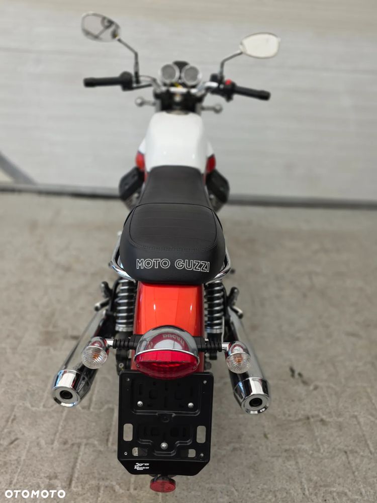 Moto Guzzi V7 - 32