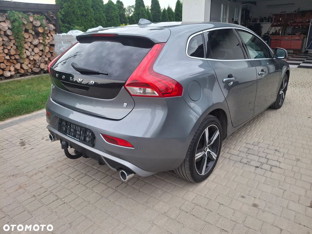 Volvo V40 D2 Drive-E R-Design Momentum - 4