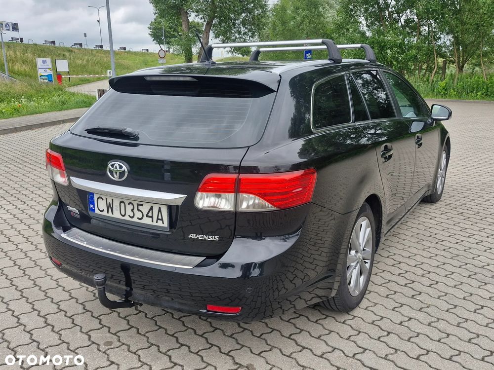 Toyota Avensis 1.8 Active - 12