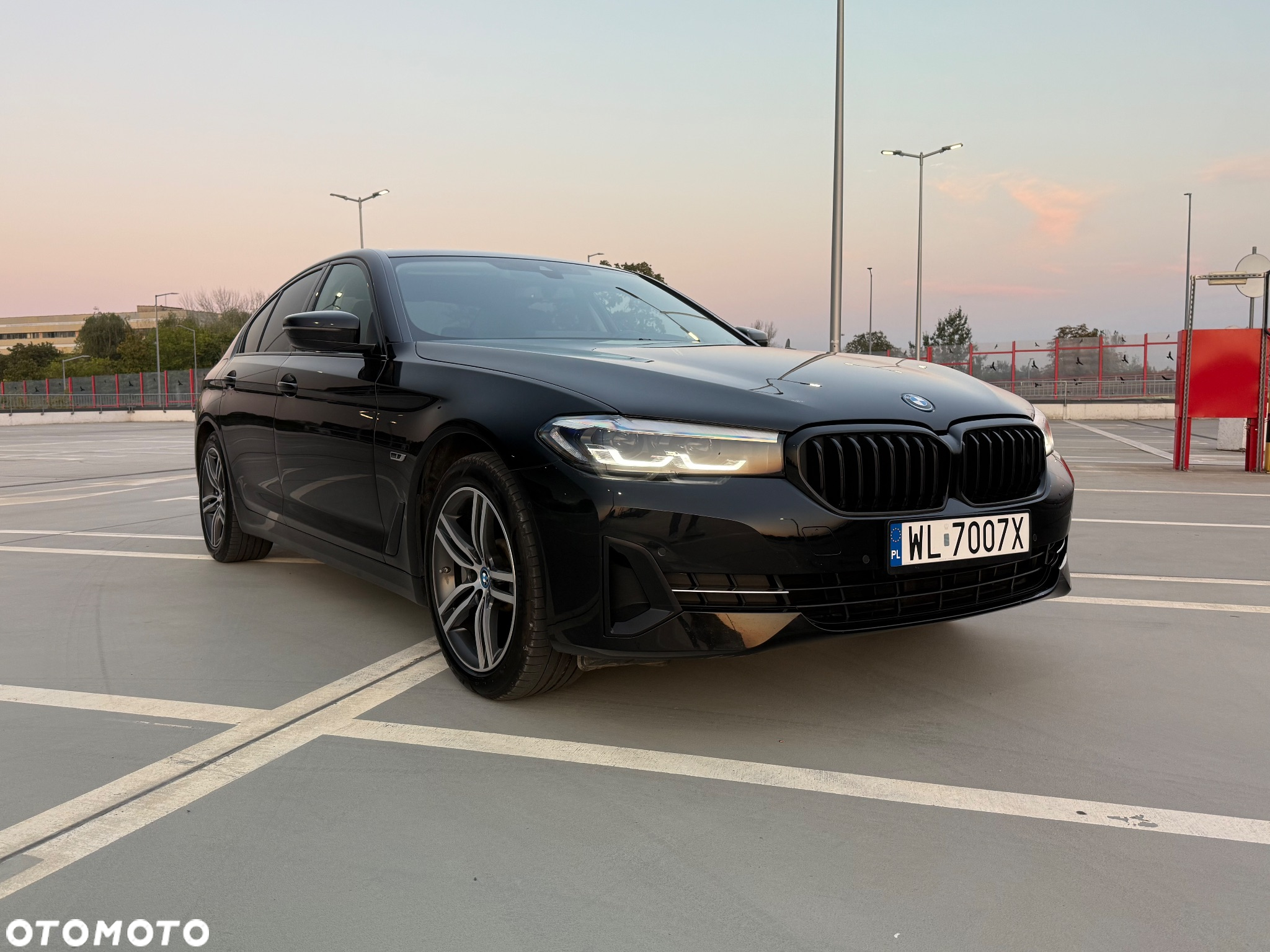 BMW Seria 5 530e xDrive - 5