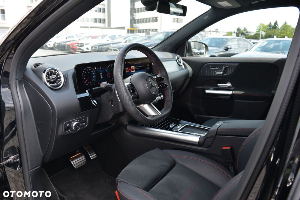 Mercedes-Benz GLA 200 d AMG Line 8G-DCT - 16