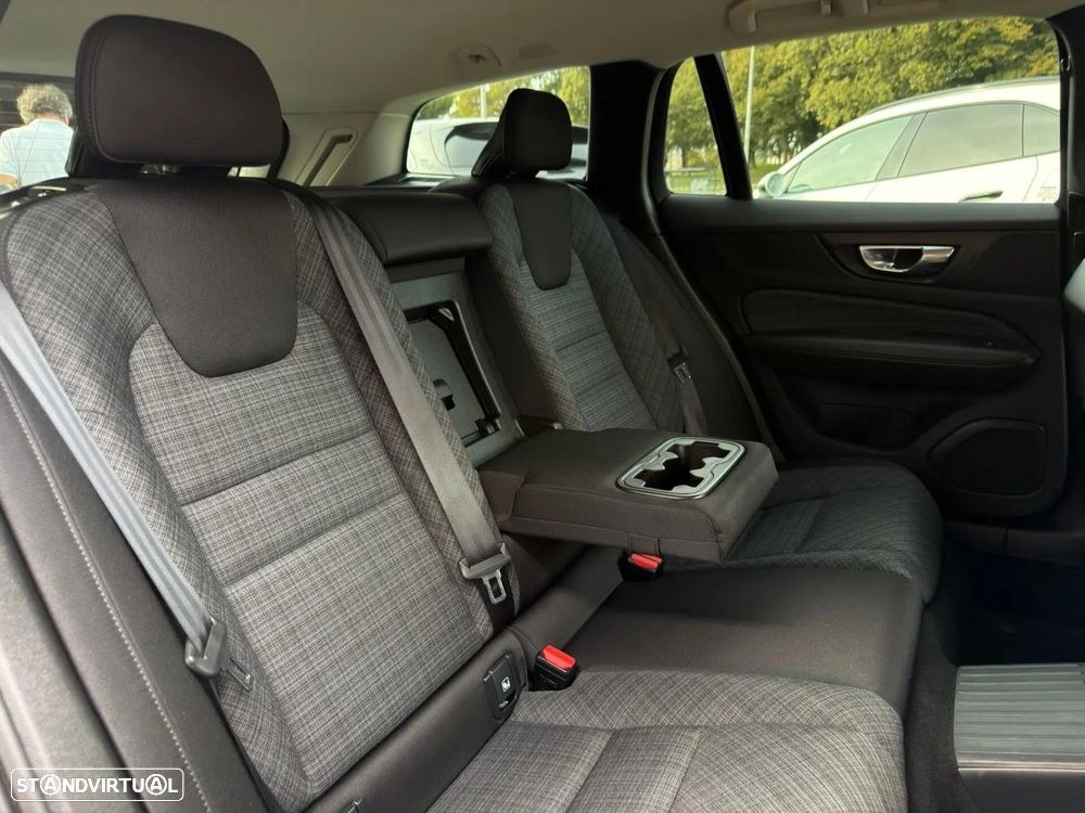 Volvo V60 2.0 T6 AWD TE Essential - 21