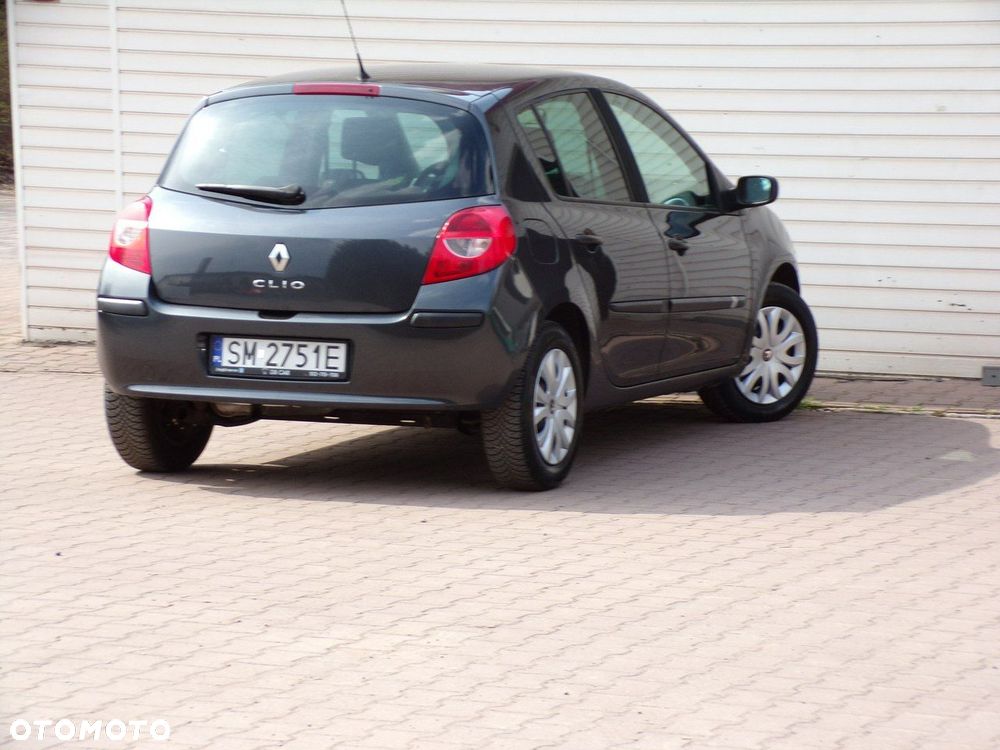 Renault Clio - 14