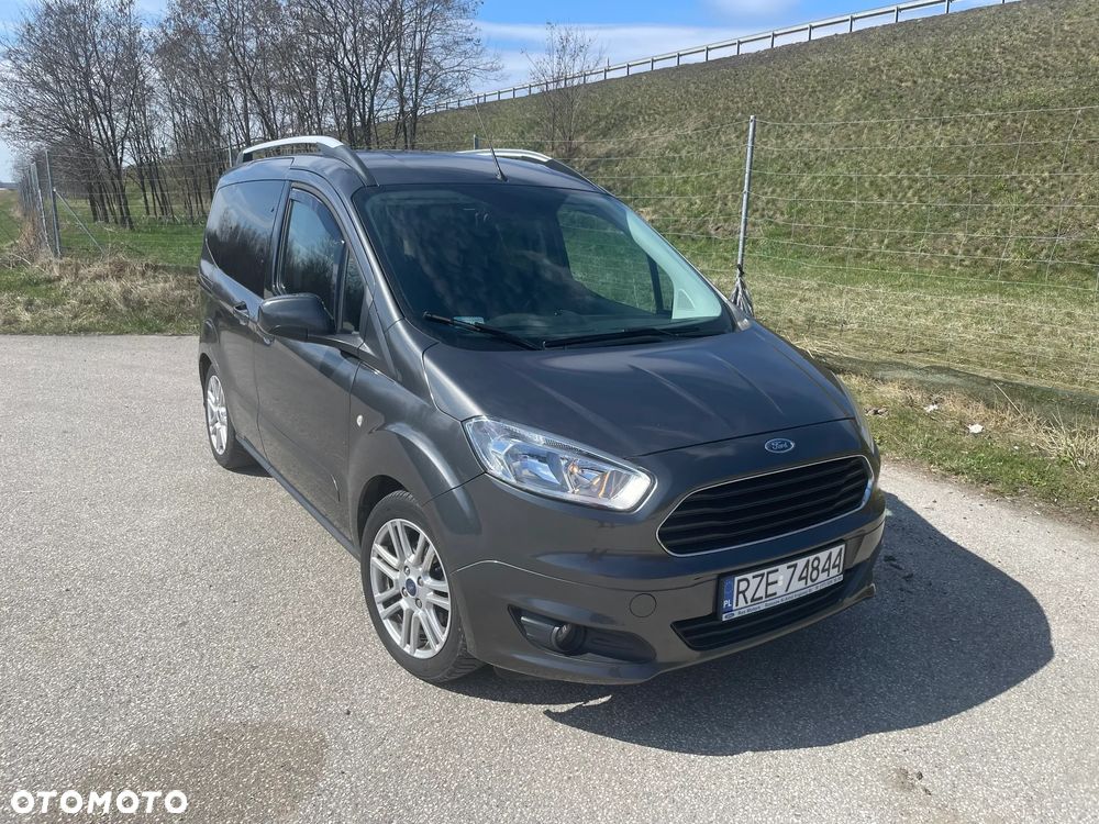 Ford Tourneo Courier 1.0 EcoBoost Titanium - 1