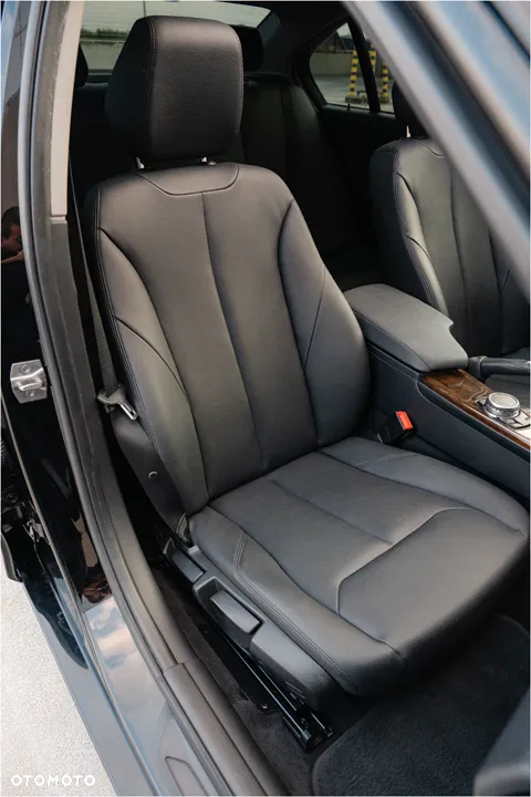 BMW Seria 3 - 23