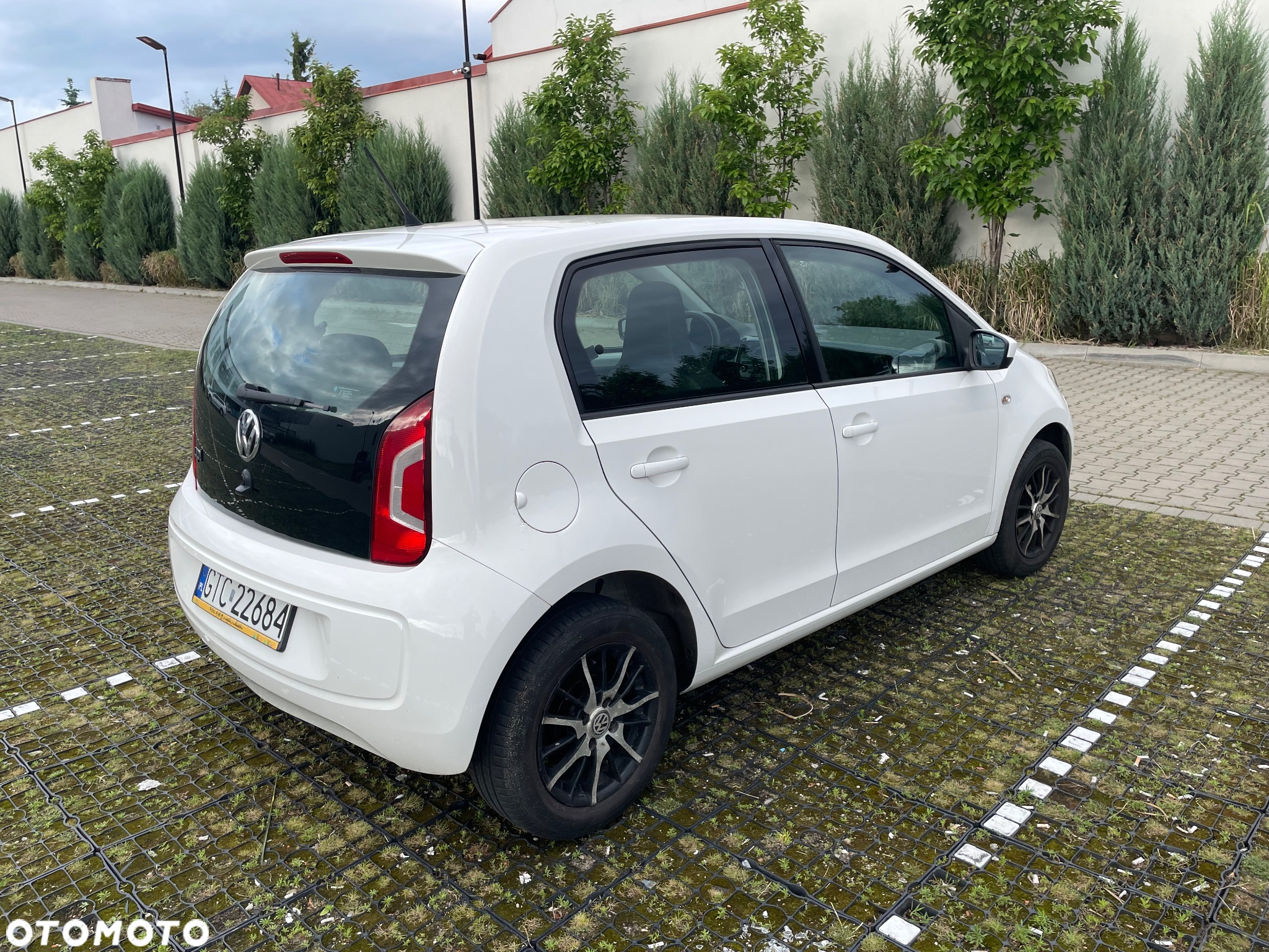 Volkswagen up! 1.0 beats - 3