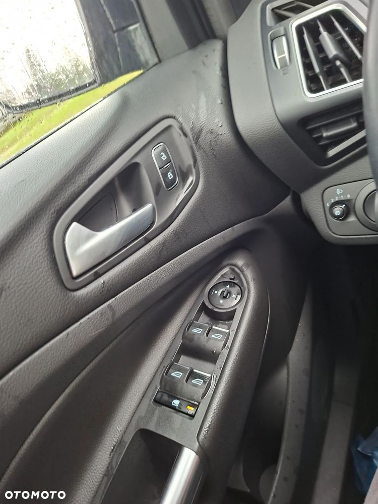 Ford Kuga - 26
