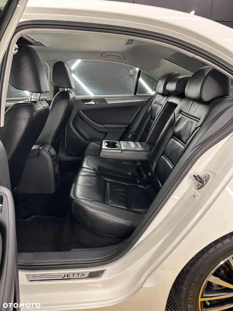 Volkswagen Jetta 2.0 TDI DPF DSG Highline - 5