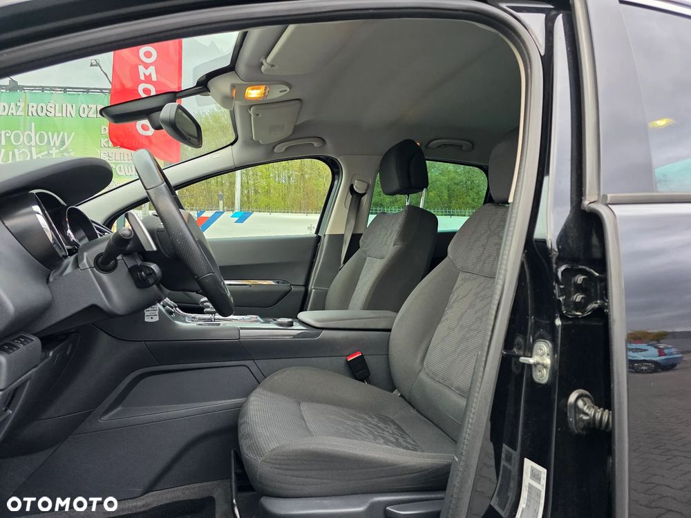 Peugeot 3008 2.0 HDi HYbrid4 - 11