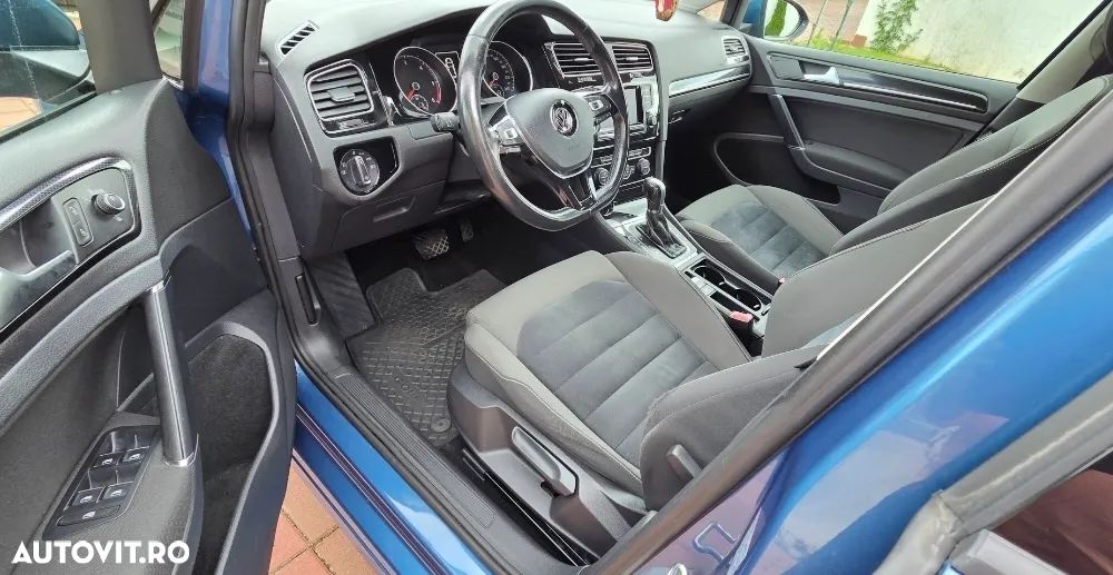 Volkswagen Golf - 6