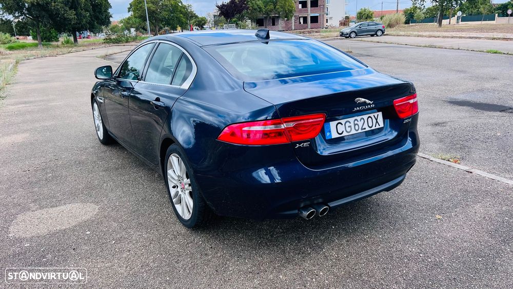 Jaguar XE - 6