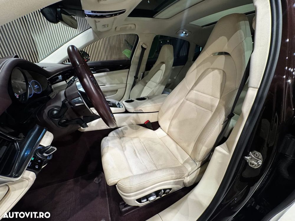 Porsche Panamera - 24
