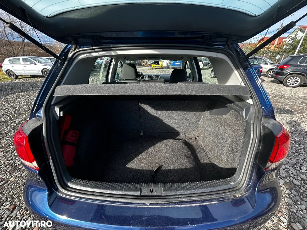 Volkswagen Golf - 6