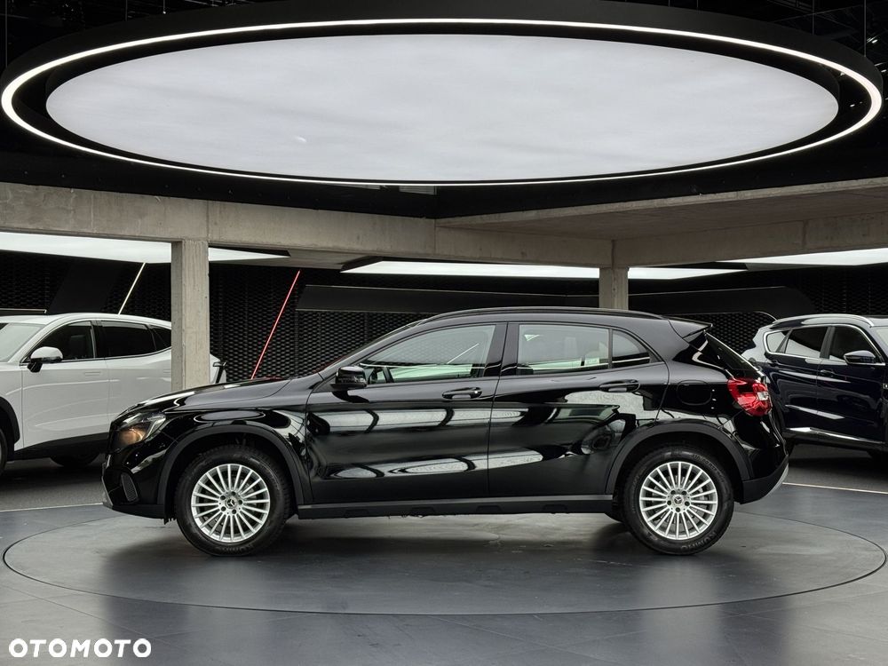 Mercedes-Benz GLA 180 7G-DCT - 3