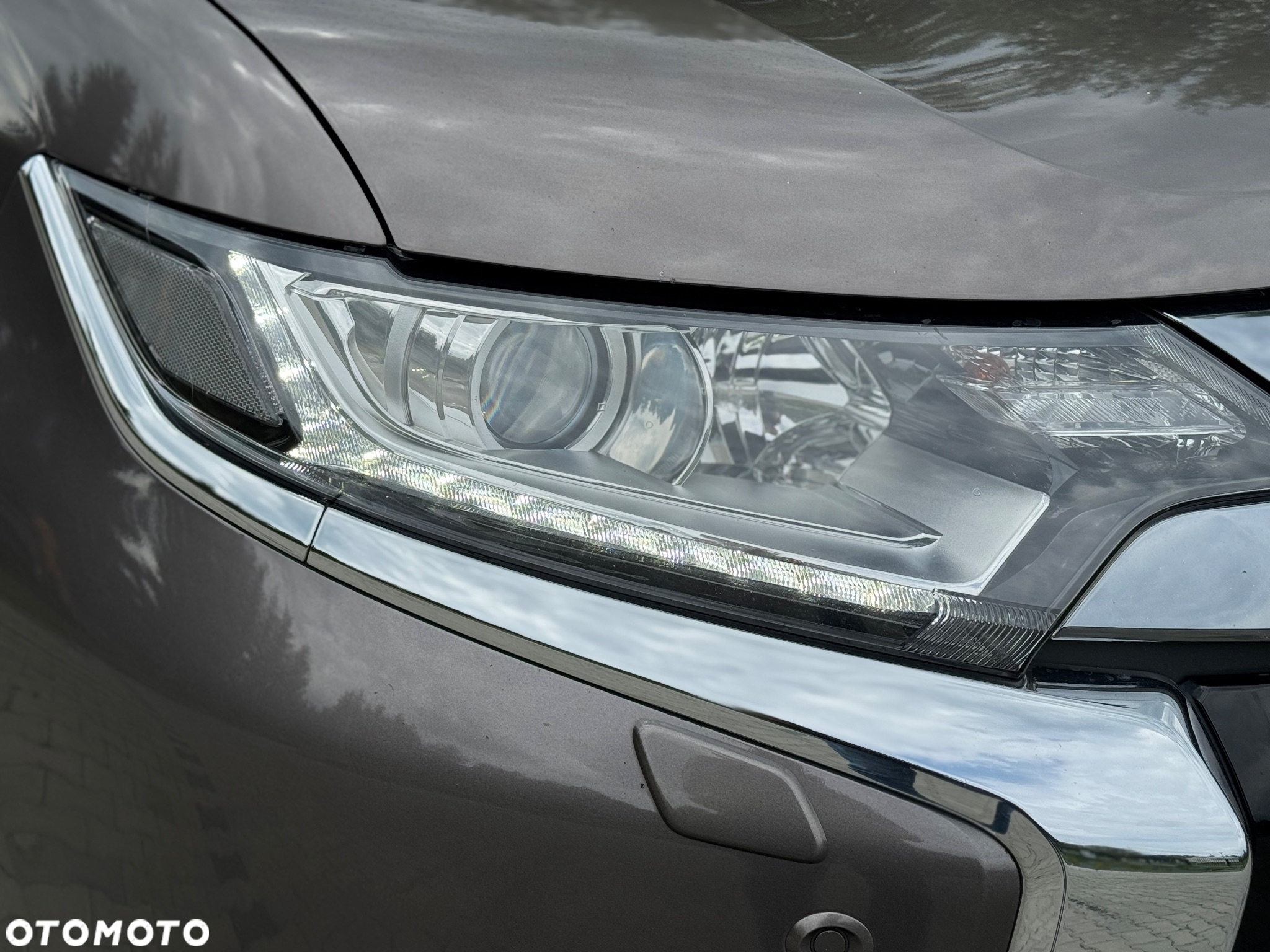 Mitsubishi Outlander 2.0 4WD Plug-In Hybrid - 21